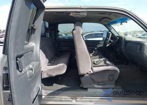 2001 GMC Sierra 2500Hd Sl z USA, uszkodzony, nr VIN 1GTHK29UX1E314046